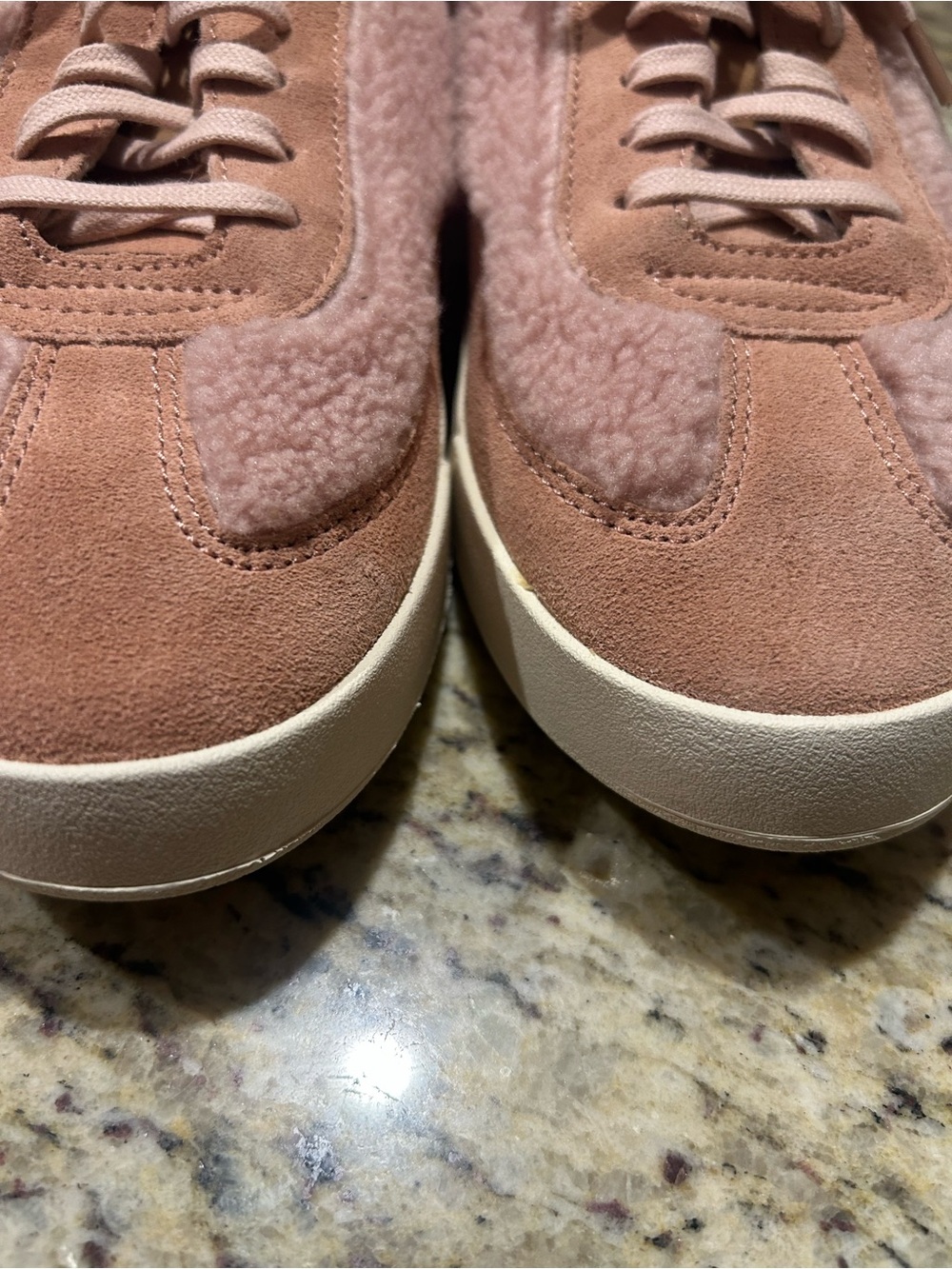 OluKai Kilea Heu retro sneakers in dusty pink Sherpa detail. NWOB Size 8 - Picture 3 of 12